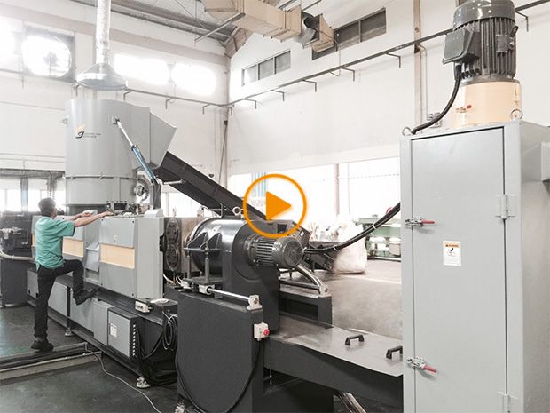 Cutter compactor plastic recycling machine