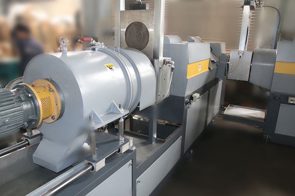 force type side feeding system